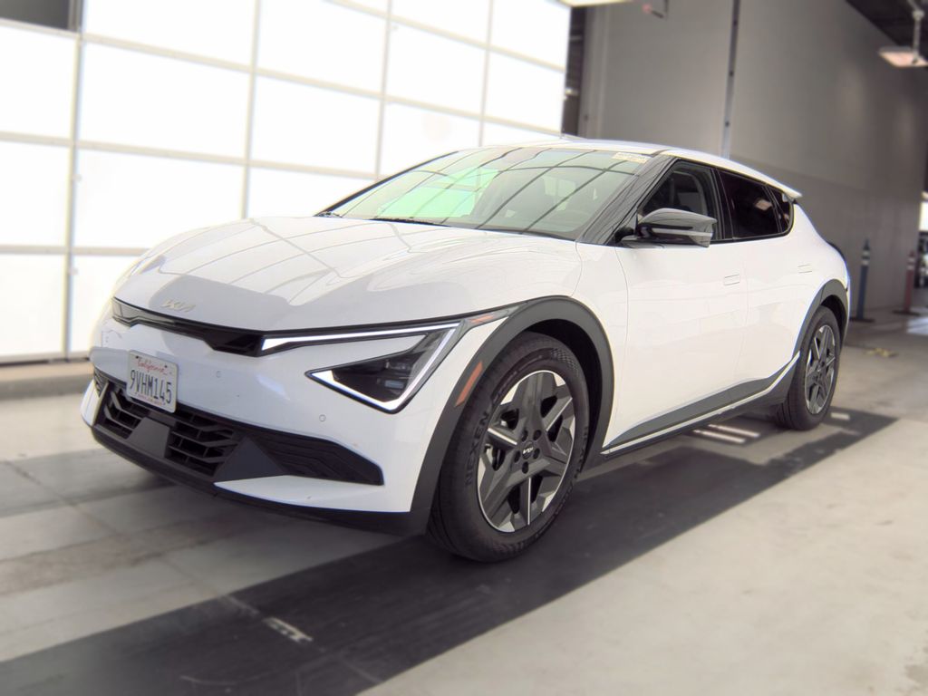 2025 Kia EV6 Light photo