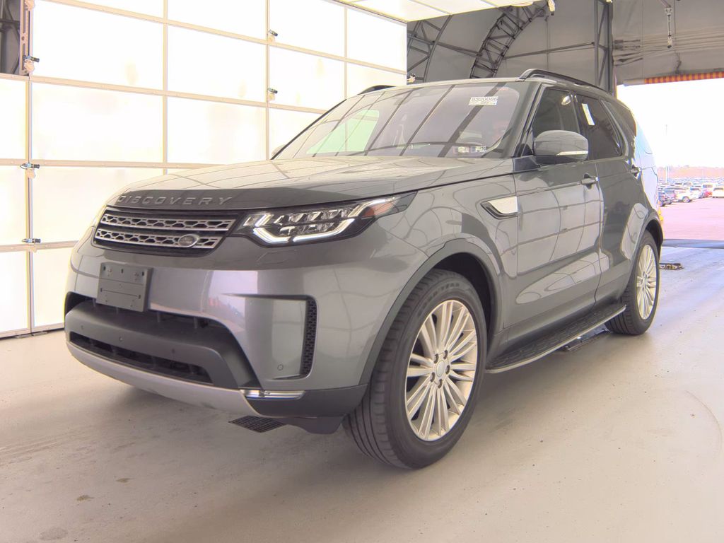 2017 Land Rover Discovery HSE photo