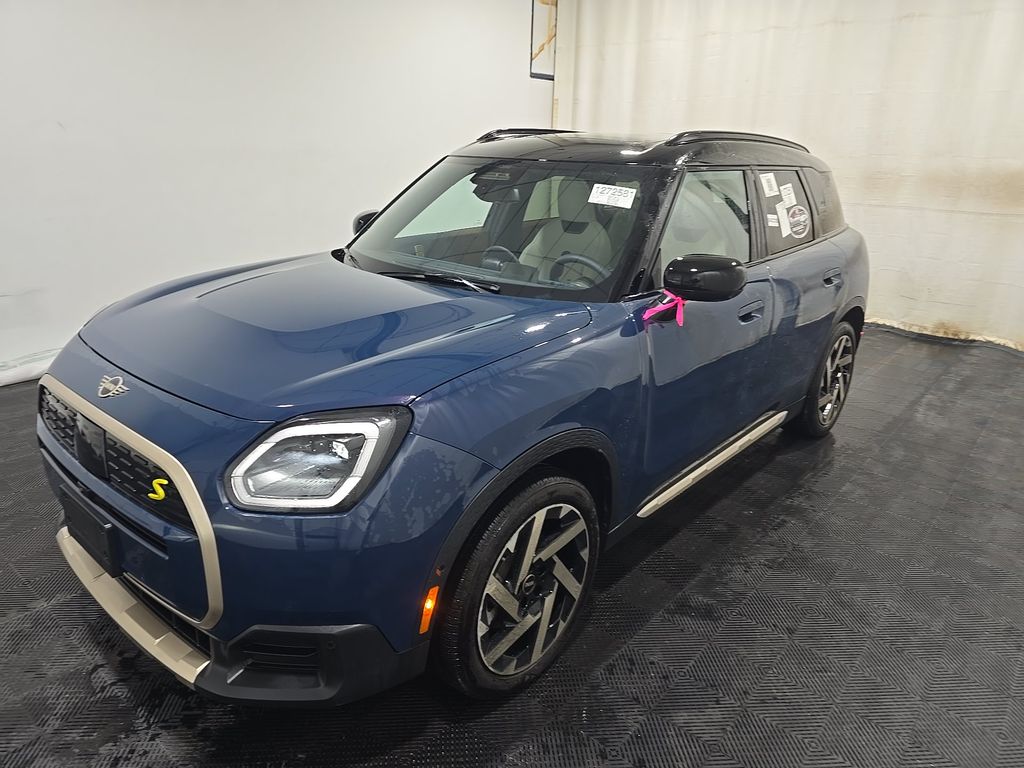 2025 MINI Count Cooper SE photo