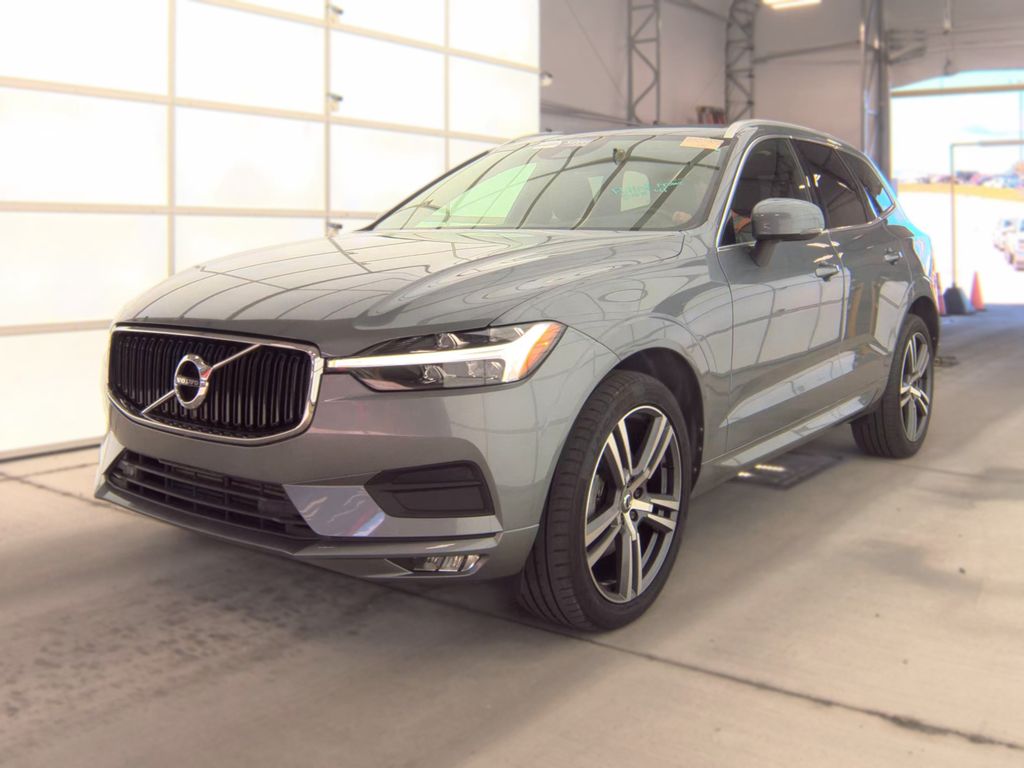 2021 Volvo XC60 Momentum photo