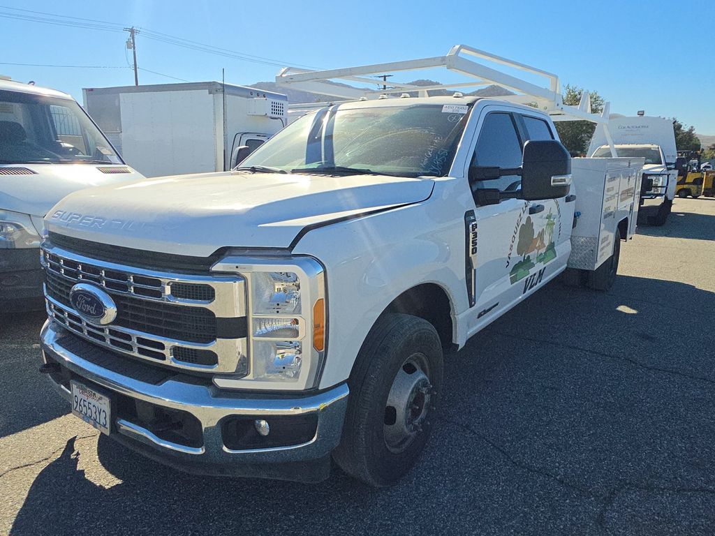 2023 Ford F-350 DRW XL photo