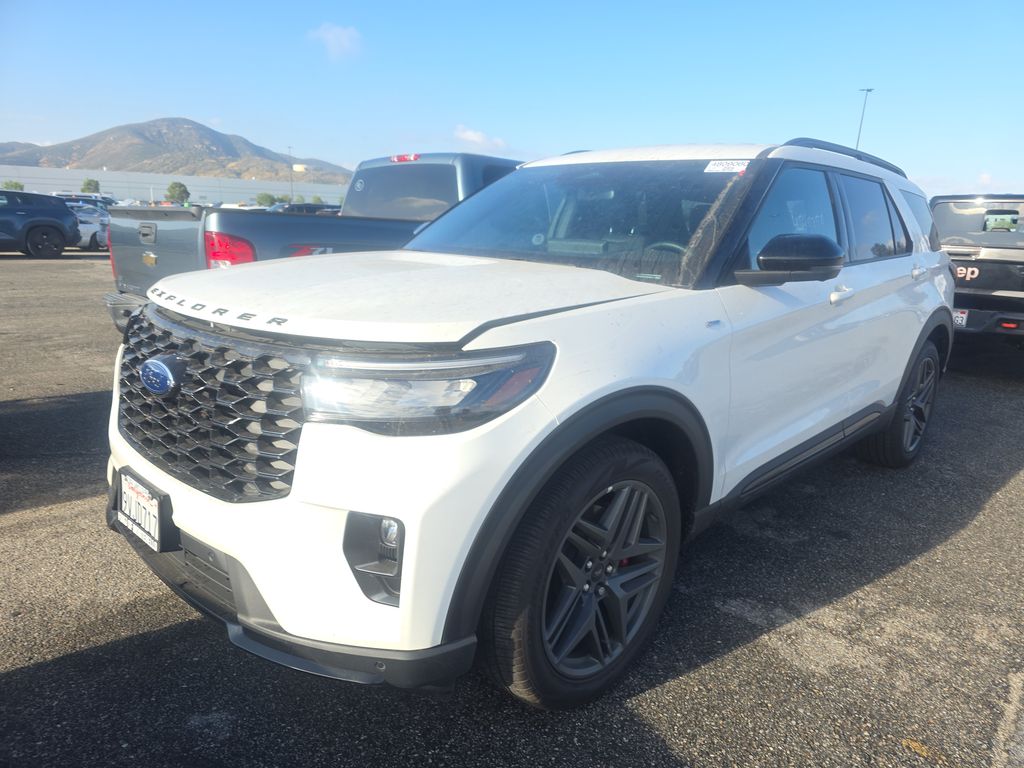 2025 Ford Explorer ST-Line photo