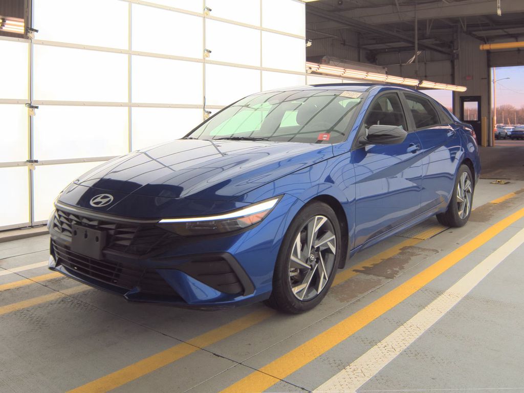 2025 Hyundai Elantra SEL Sport photo