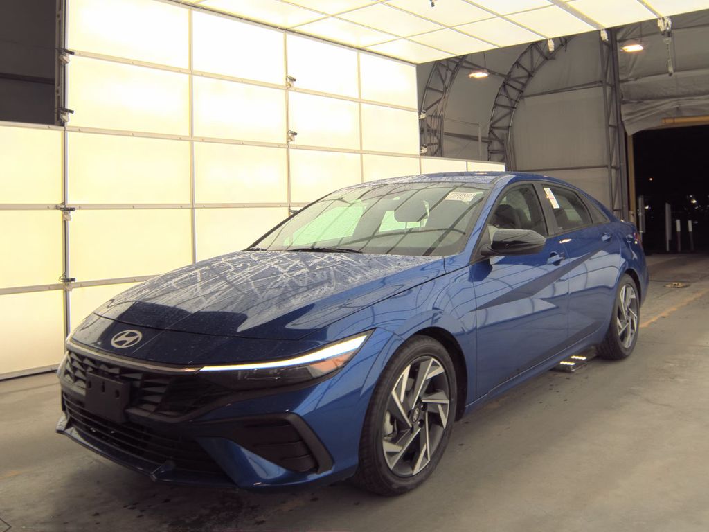 2025 Hyundai Elantra SEL Sport photo