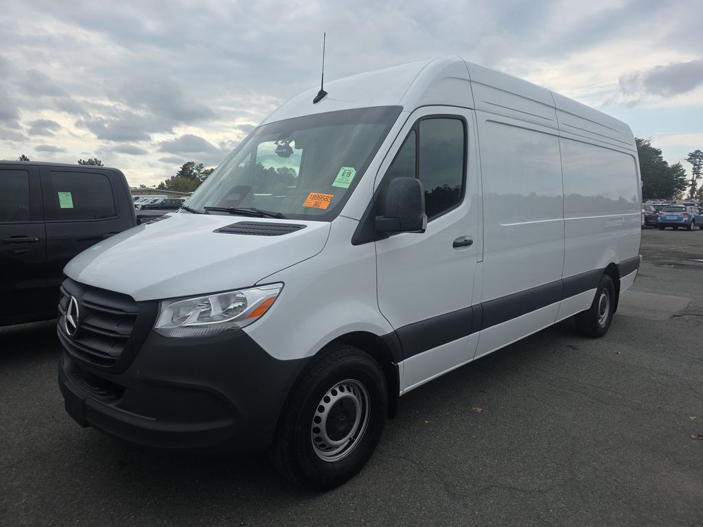 2025 Mercedes-Benz SPR 2500 Cargo photo