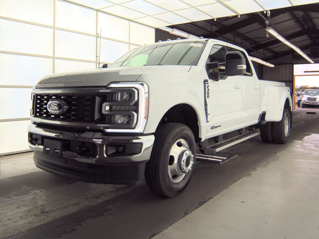 2026 Ford F-350 Lariat photo