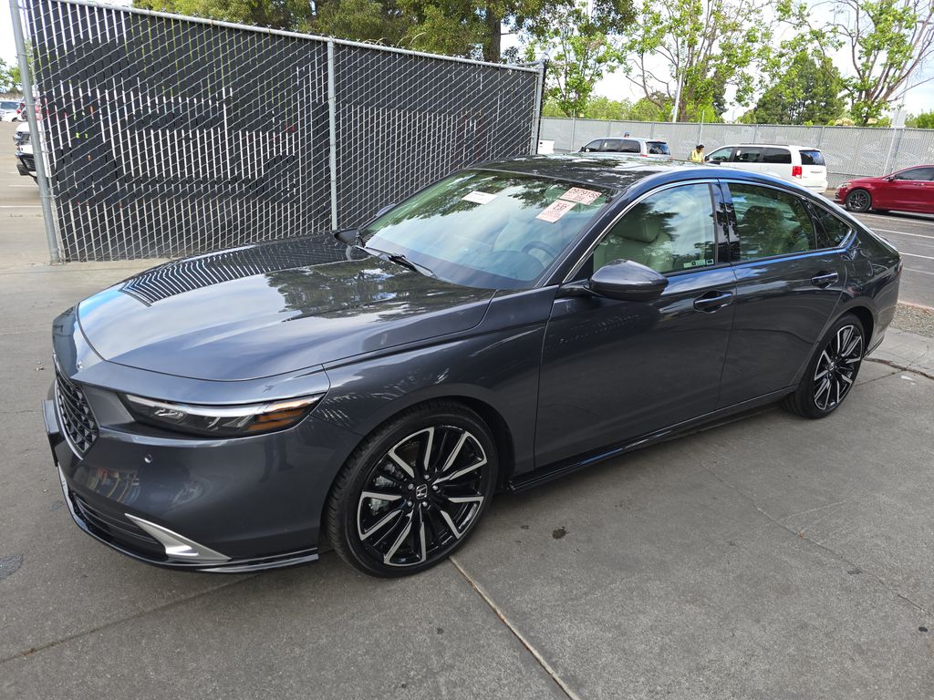 2025 Honda Accord Touring photo