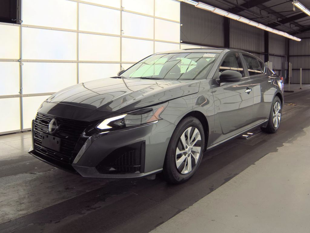 2025 Nissan Altima S photo