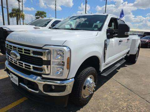 2026 Ford F-350 XLT photo