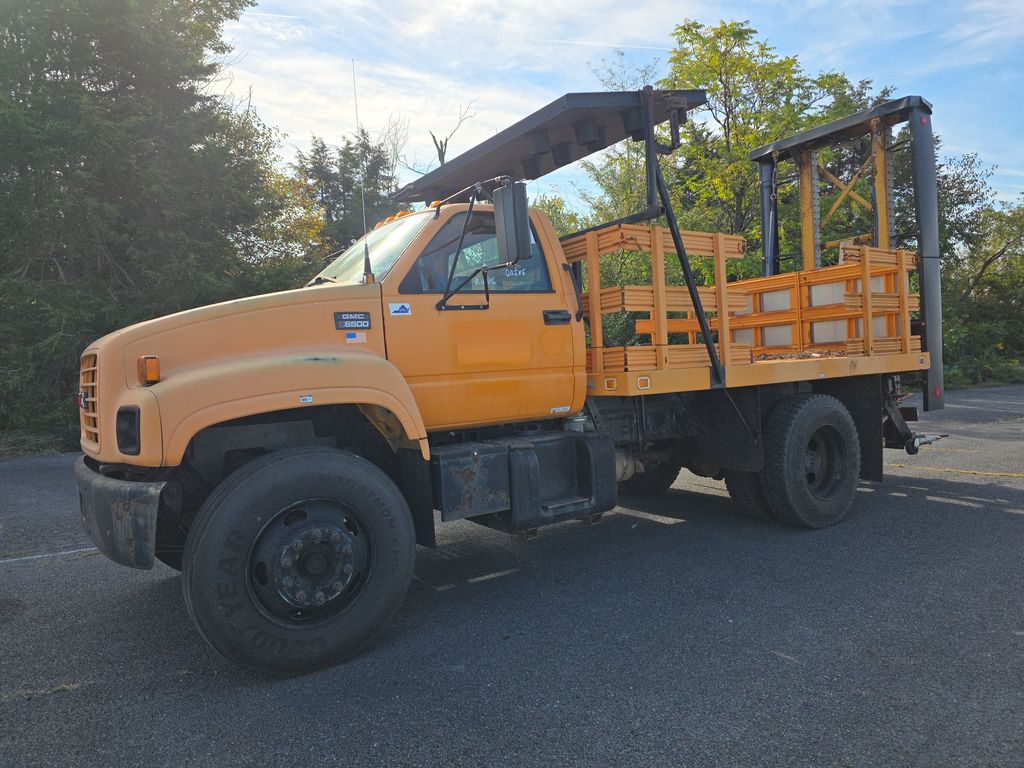 2002 GMC C6500 photo