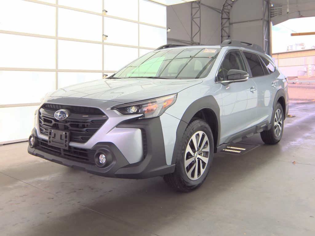 2025 Subaru Outback Premium photo