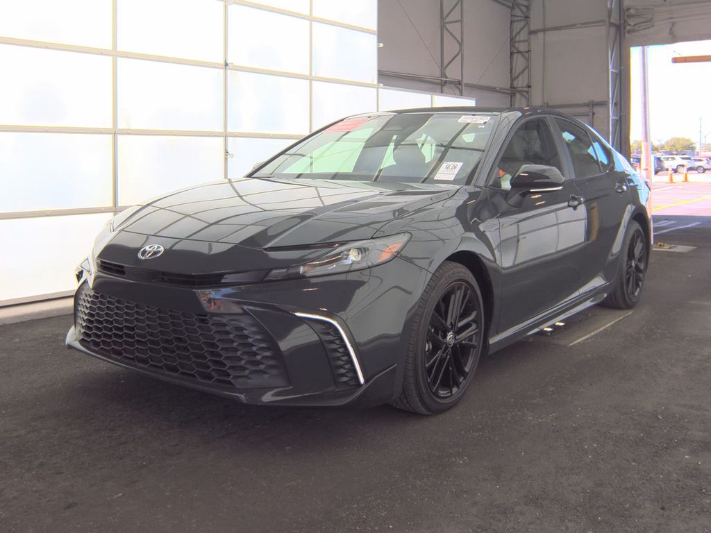 2025 Toyota Camry SE photo