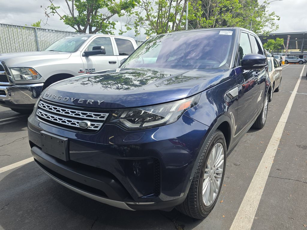 2017 Land Rover Discovery HSE photo