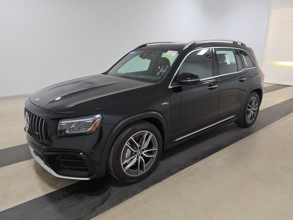 2025 Mercedes-Benz GLB35W4 AMG GLB 35 photo