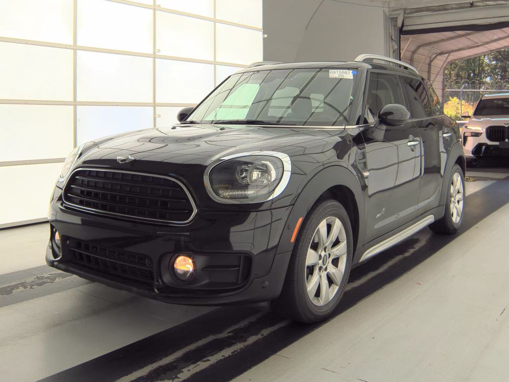 2018 MINI Countryman Cooper photo
