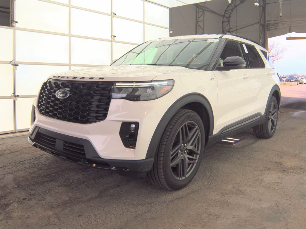 2025 Ford Explorer ST-Line photo