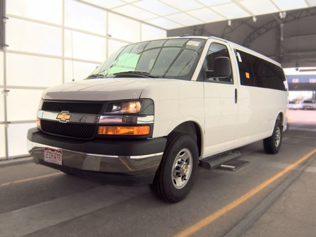 2025 Chevrolet G3500 Pass LT photo