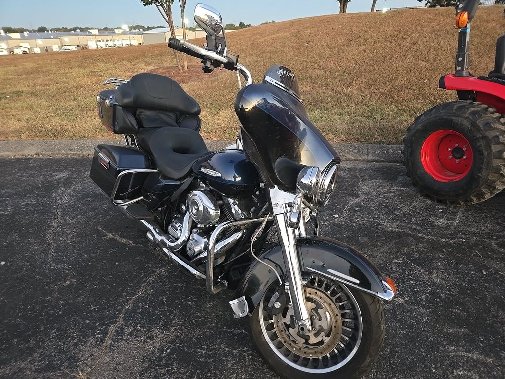 2012 Harley-Davidson Flhtk photo
