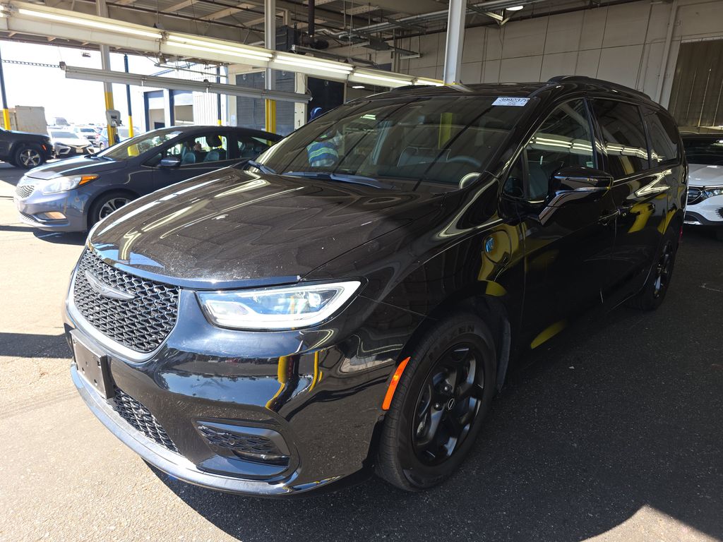 2025 Chrysler Pacifica Prem S APP photo