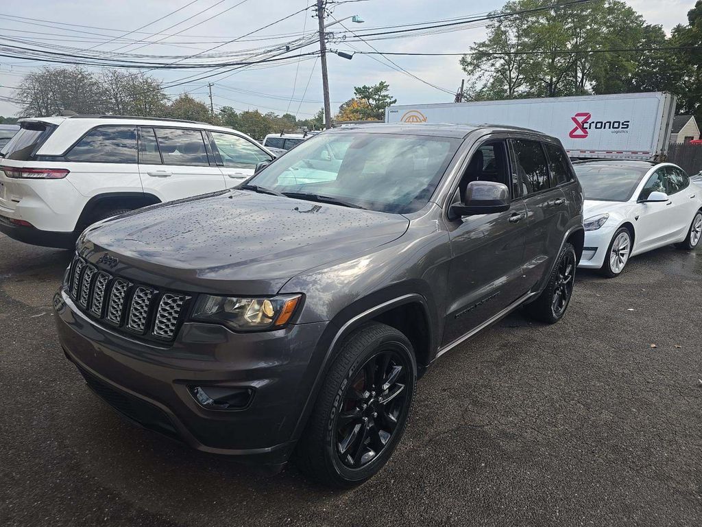 2021 Jeep Grand Cherokee Laredo X photo