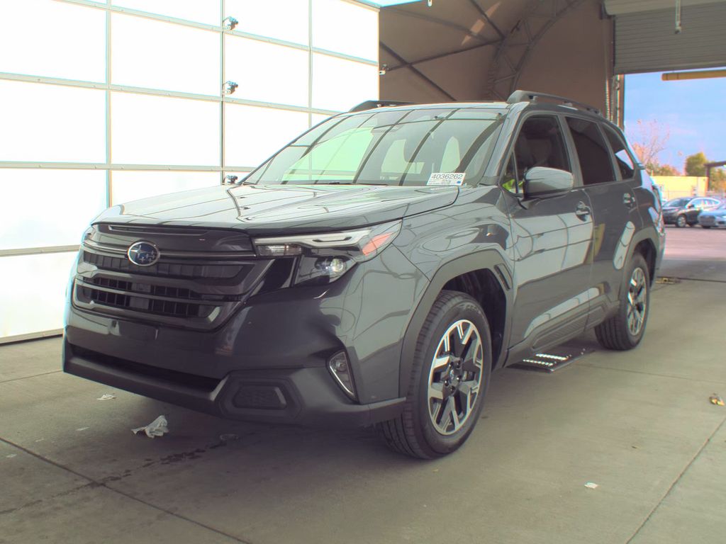 2025 Subaru Forester Premium photo