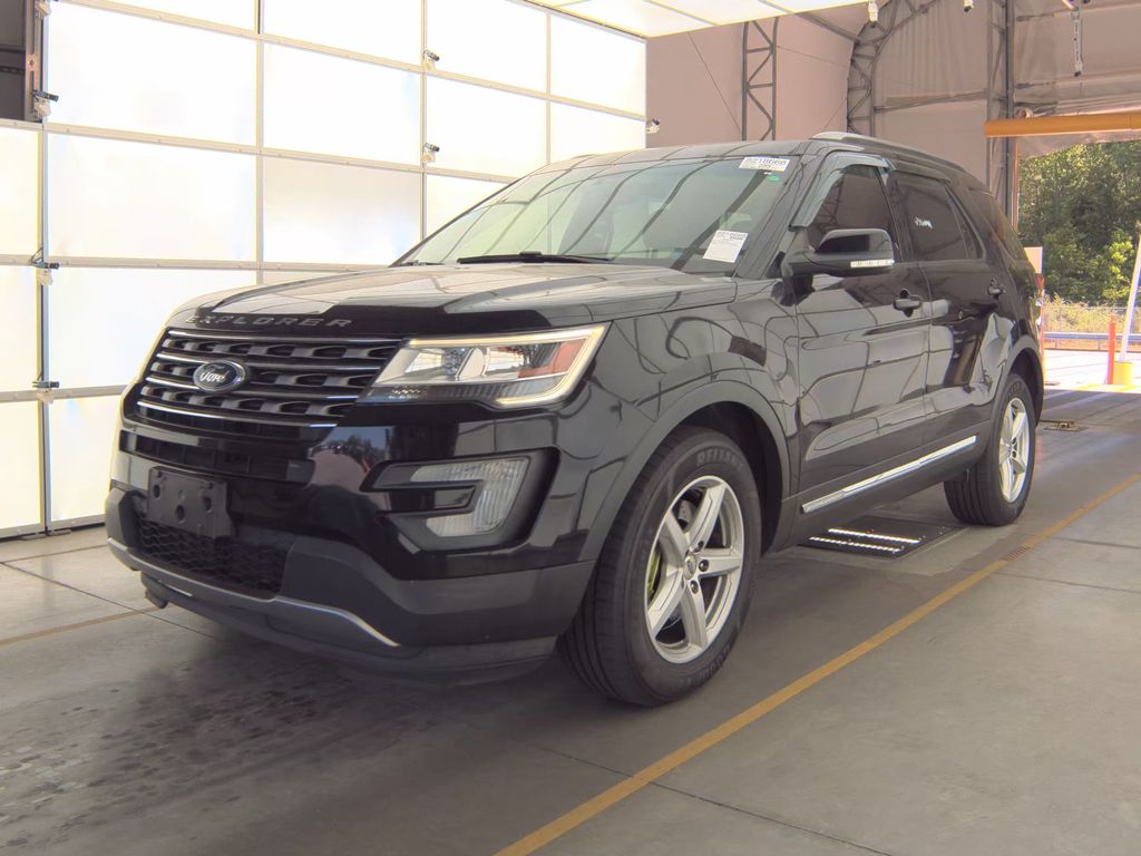2017 Ford Explorer XLT photo