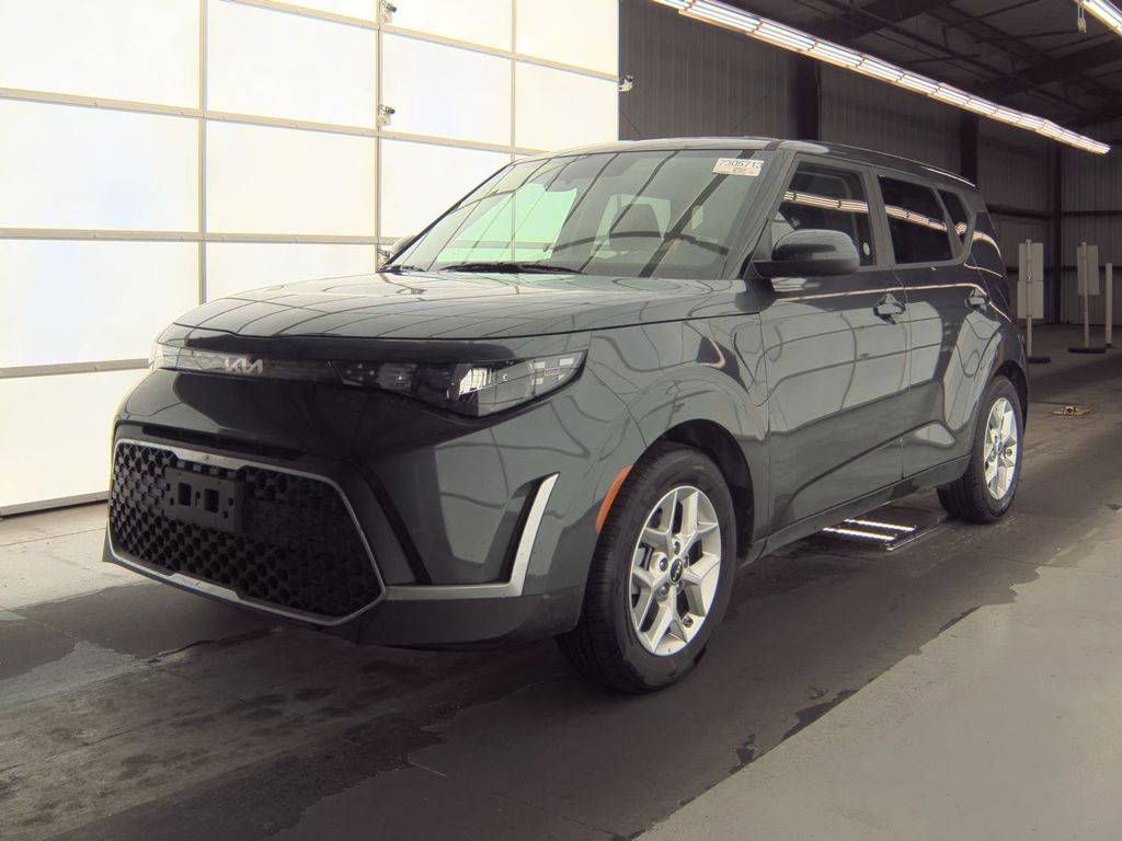 2025 Kia Soul LX photo