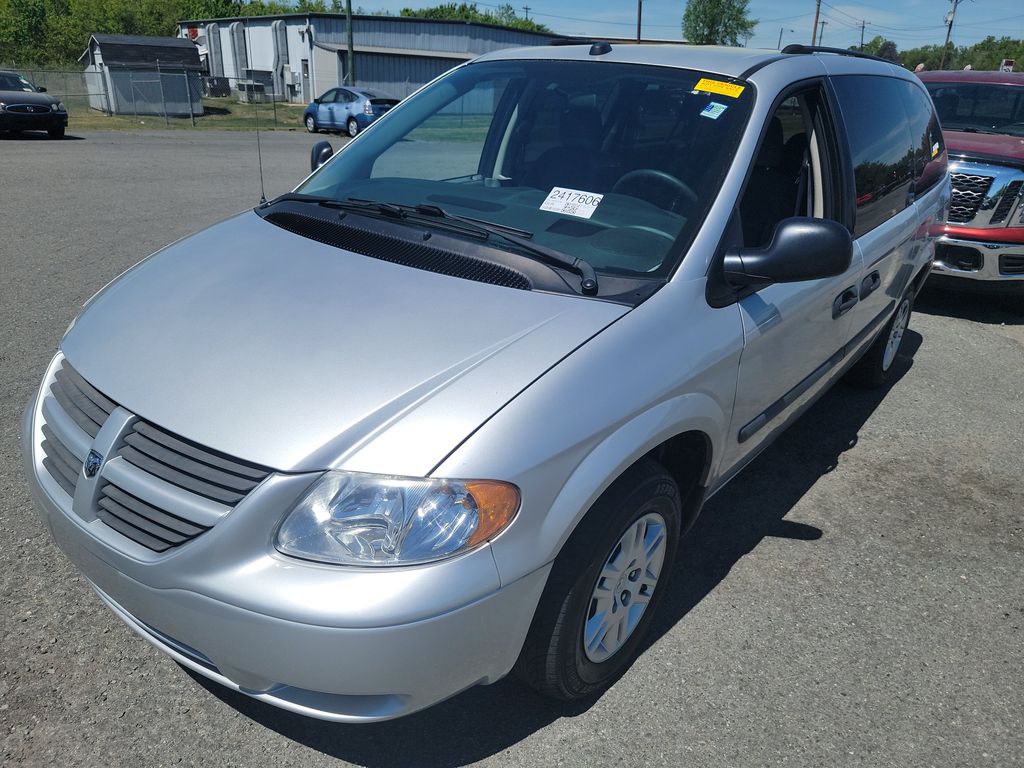 2005 Dodge Grand Caravan SE photo