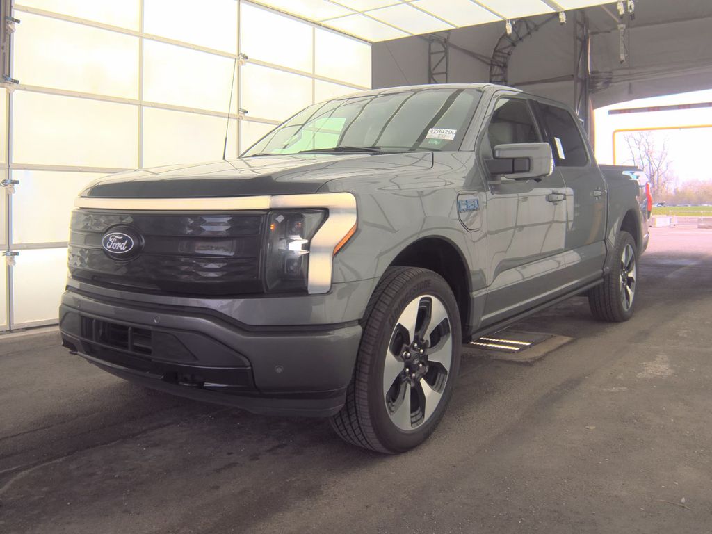 2025 Ford F-150 Platinum photo
