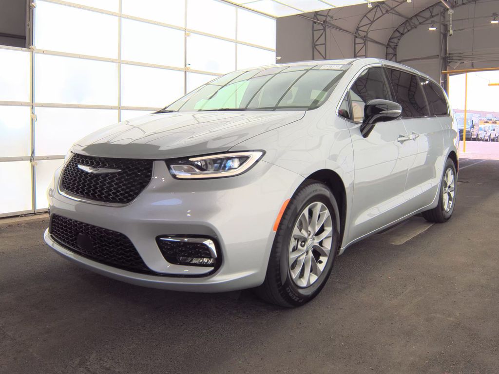 2026 Chrysler Pacifica Limited photo
