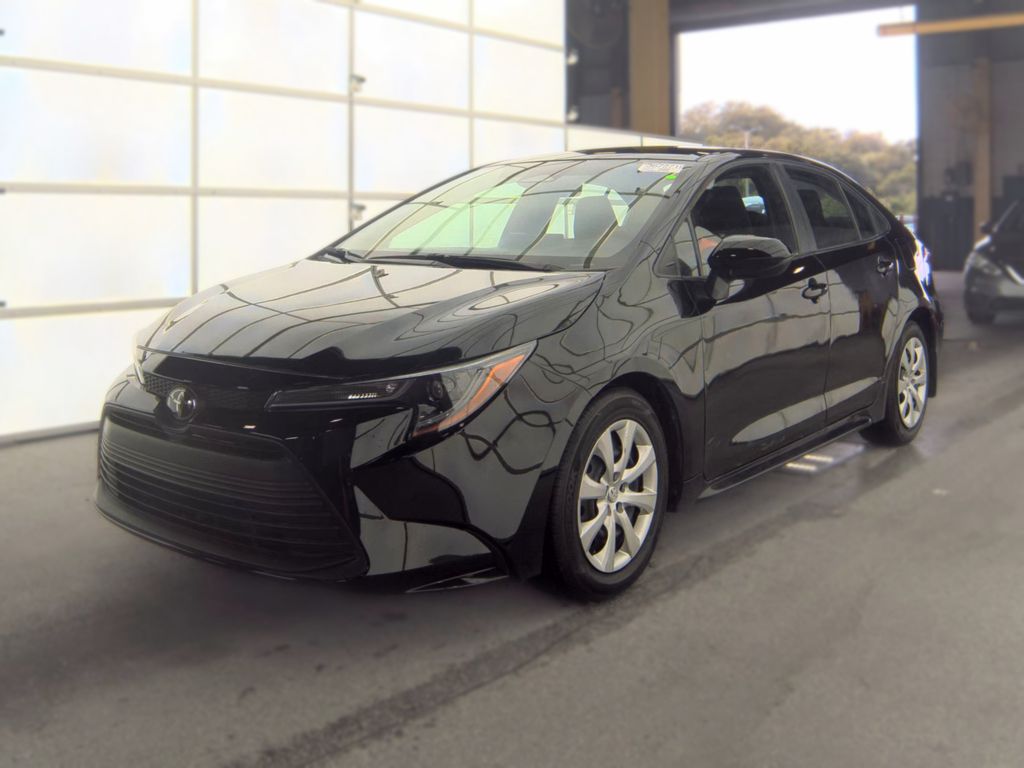 2025 Toyota Corolla LE photo