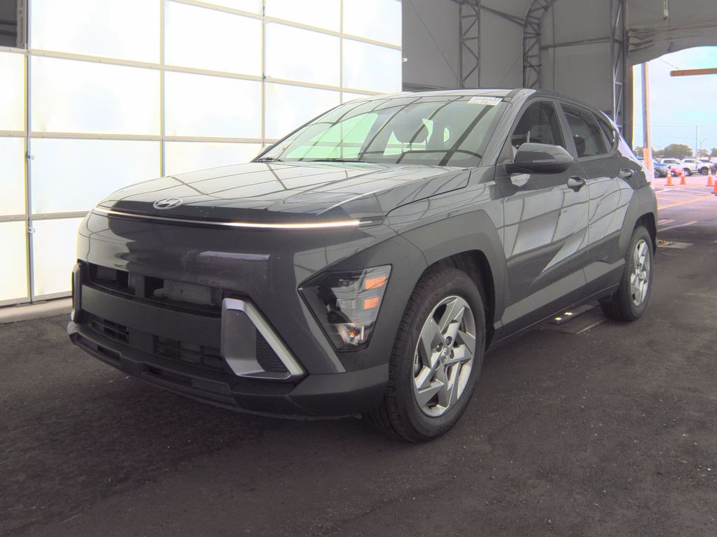 2025 Hyundai Kona SE photo