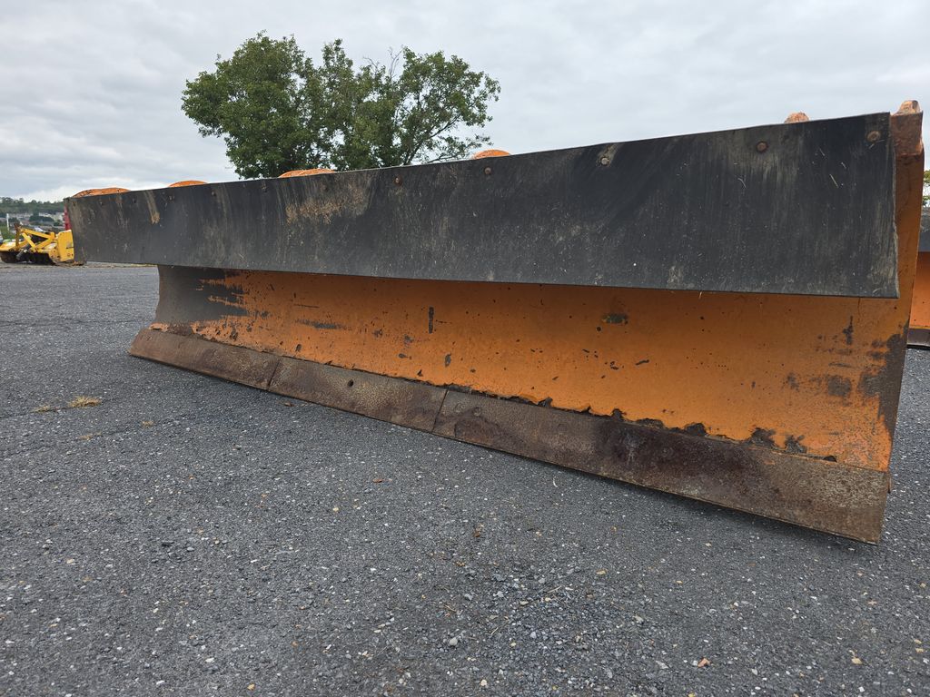 1988 Valk RV112115 Snowplow photo