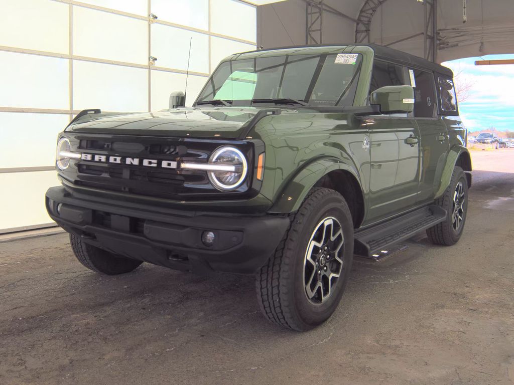 2025 Ford Bronco Outer Bank photo