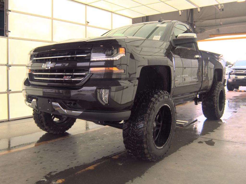 2018 Chevrolet Silverado 1500 LT photo