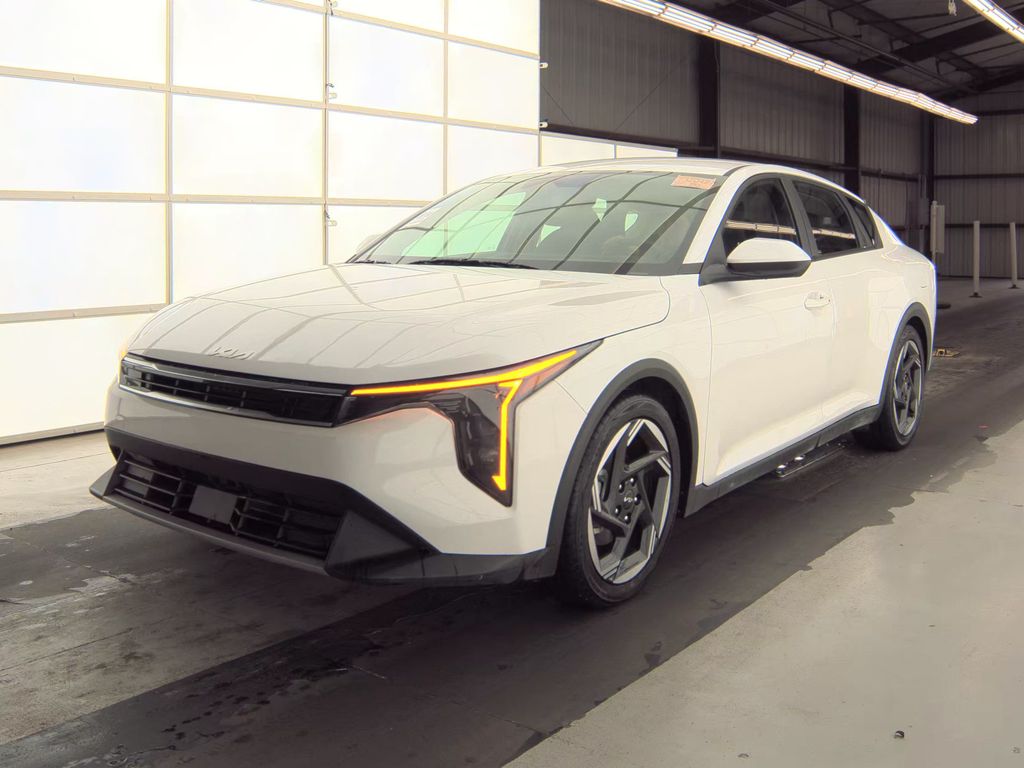 2025 Kia K4 EX photo