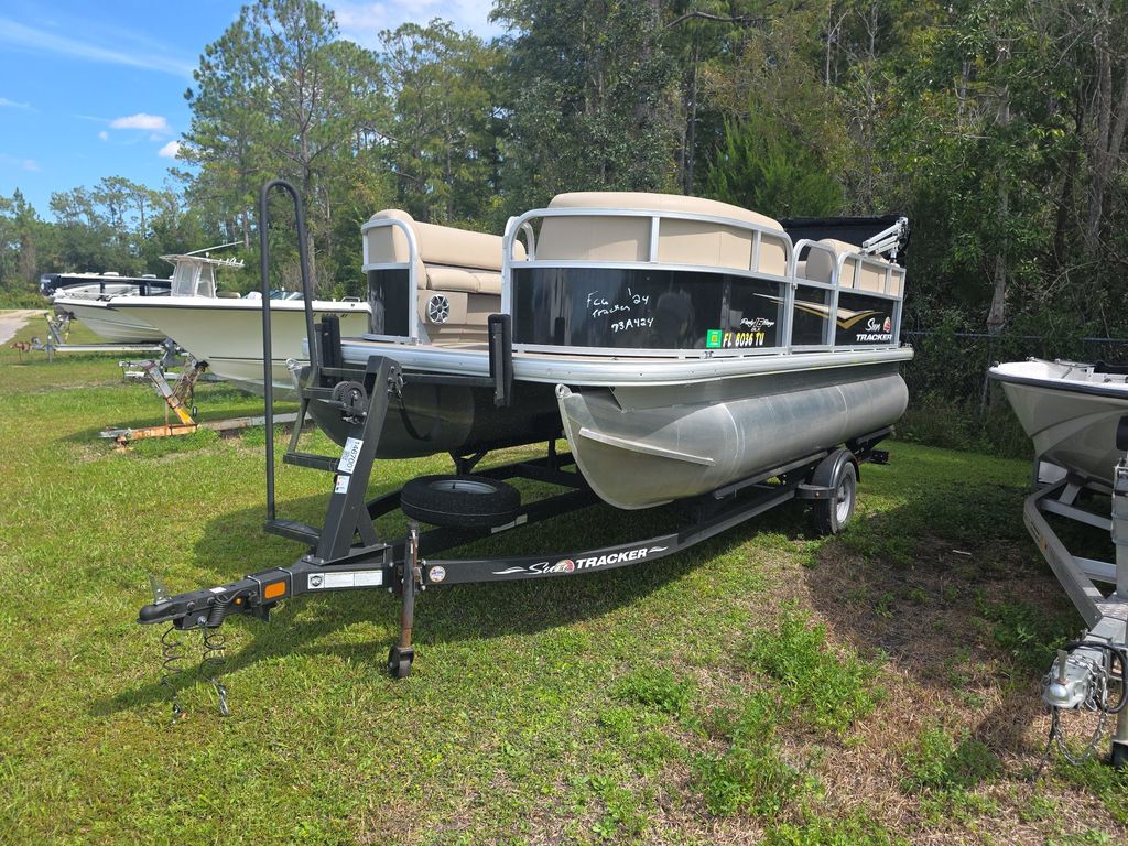 2024 Tracker Party Barge 16 DLX photo