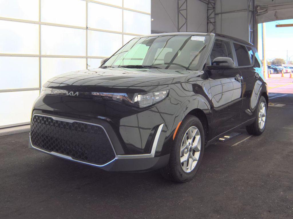 2025 Kia Soul LX photo