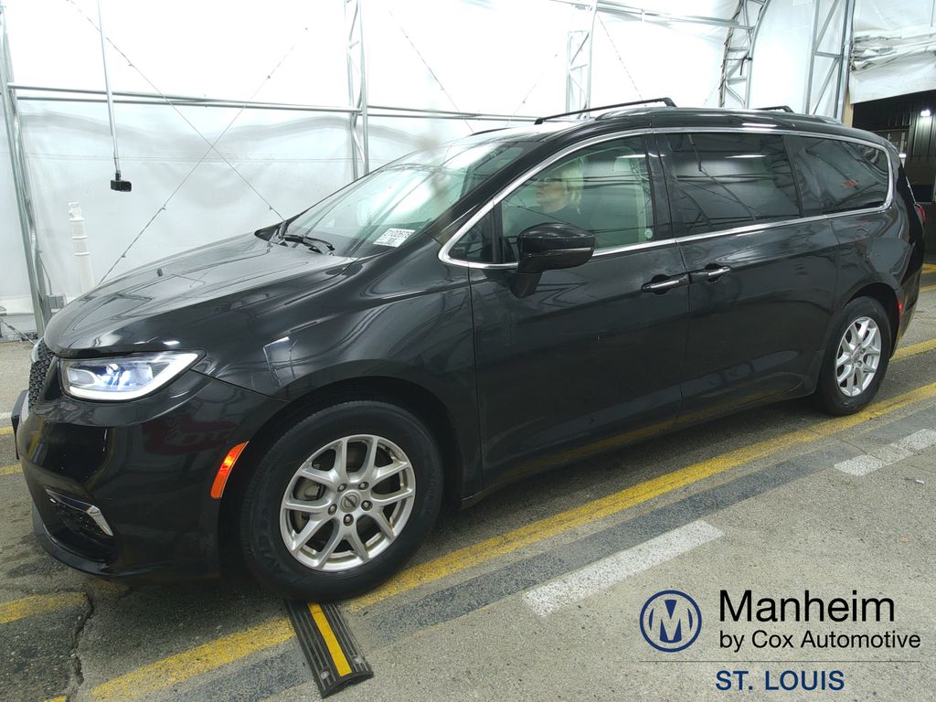 2021 Chrysler Pacifica Touring L photo