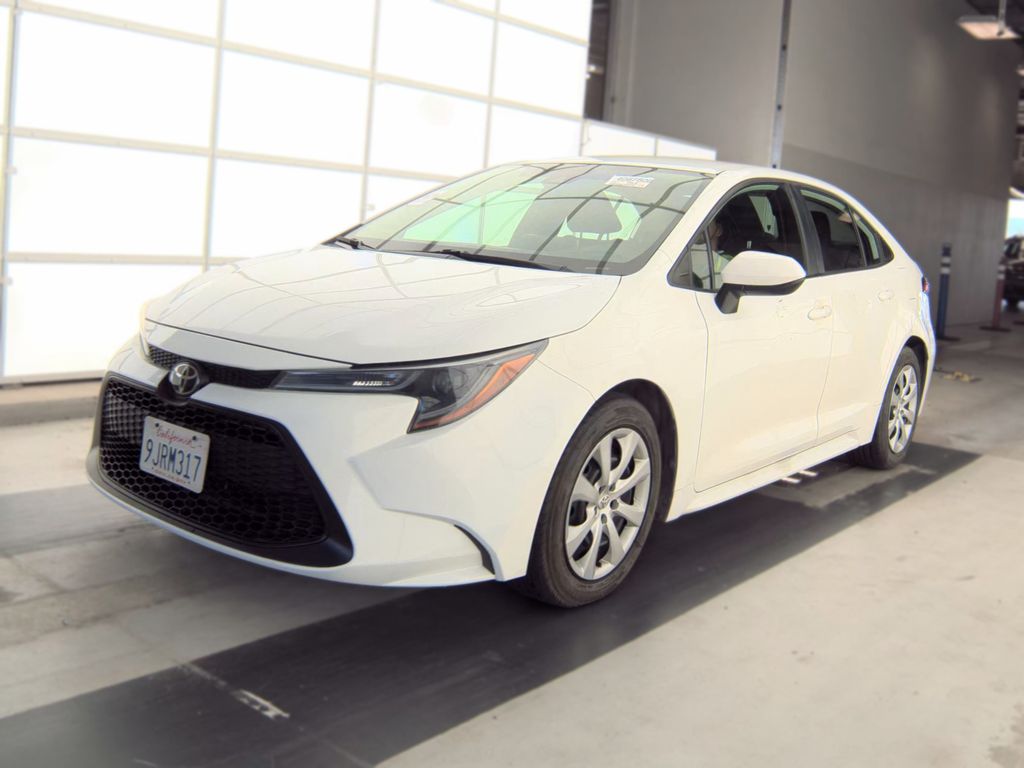 2021 Toyota Corolla LE photo