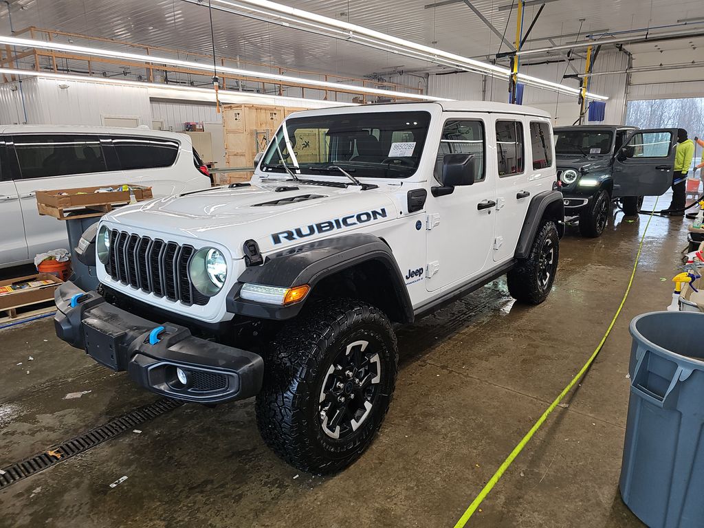 2025 Jeep Wrangler Rubicon photo