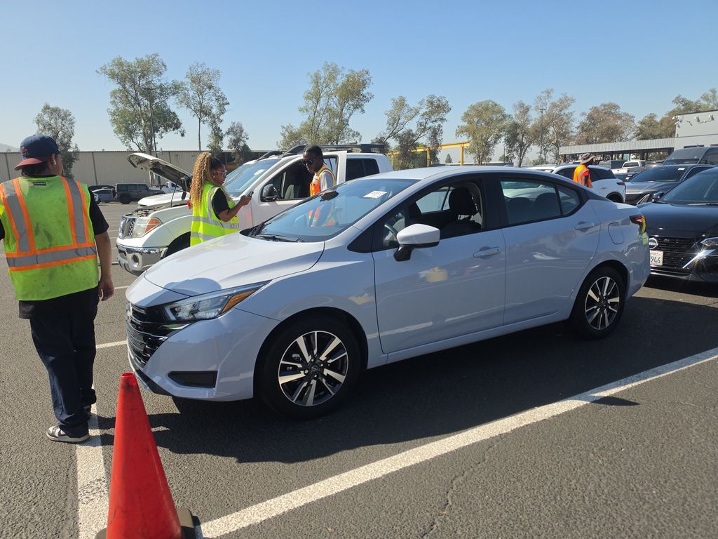 2025 Nissan Versa SV photo