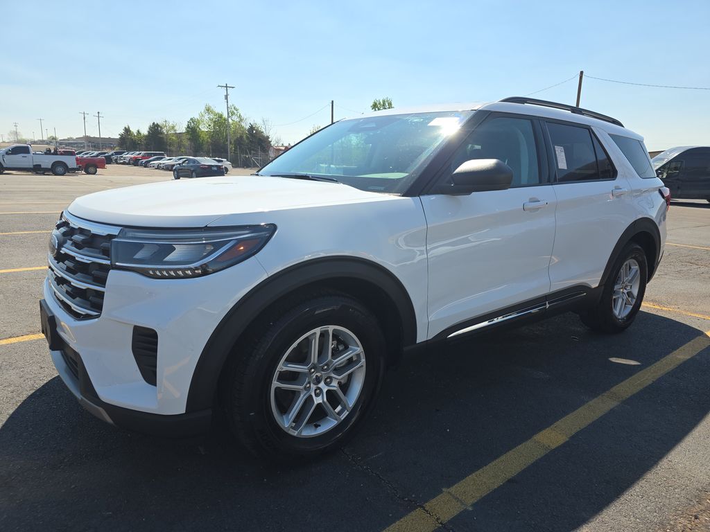 2025 Ford Explorer Active photo