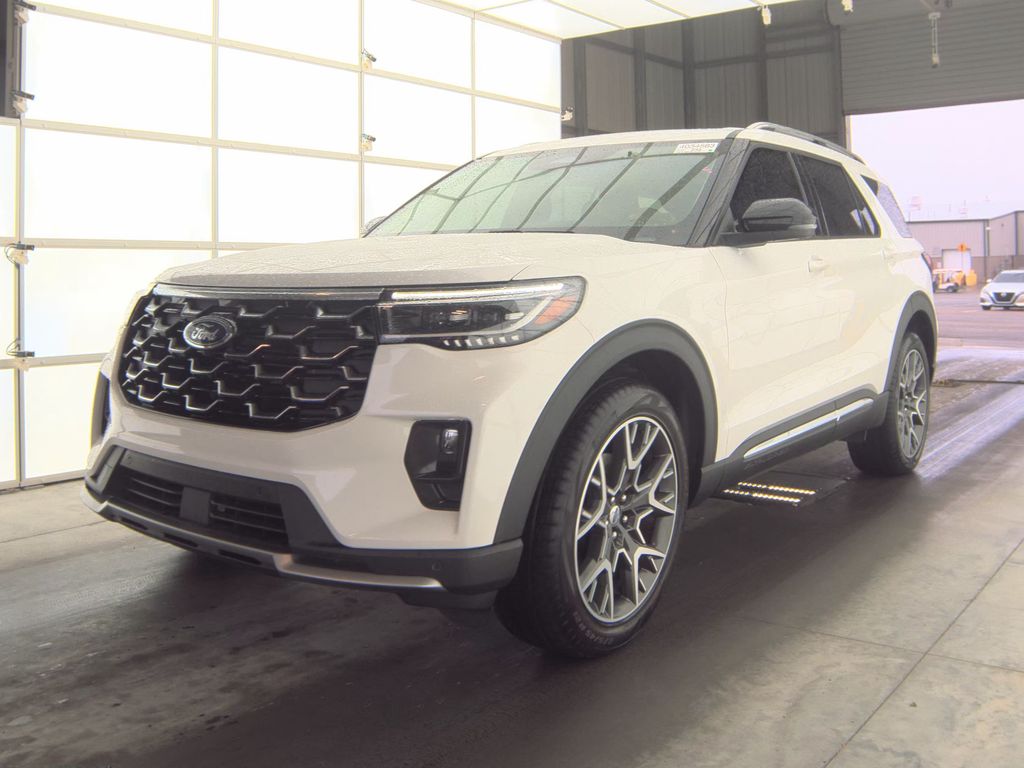 2025 Ford Explorer Platinum photo