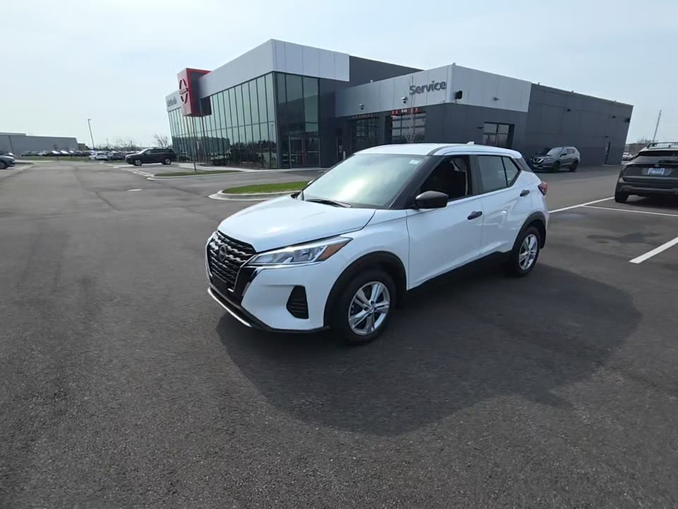 2025 Nissan Kicks Play S photo