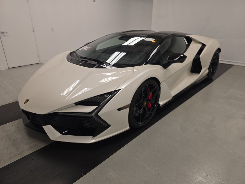 2025 Lamborghini Revuelto photo