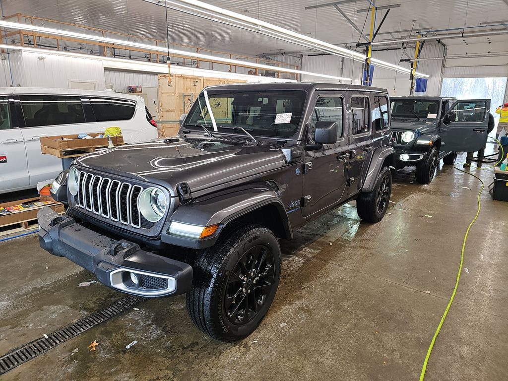 2025 Jeep Wrangler Sahara photo