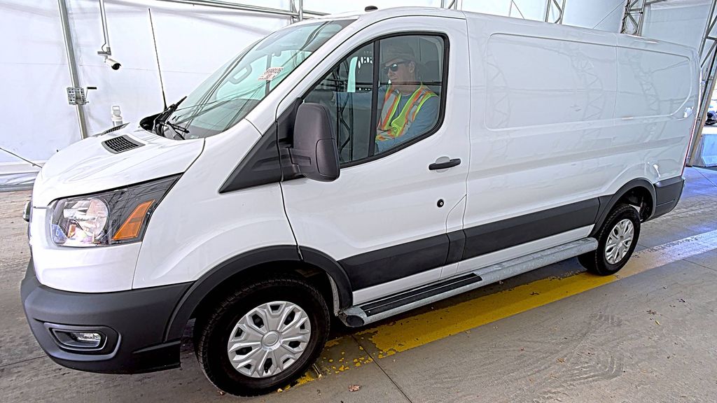 2025 Ford T250 Cargo photo