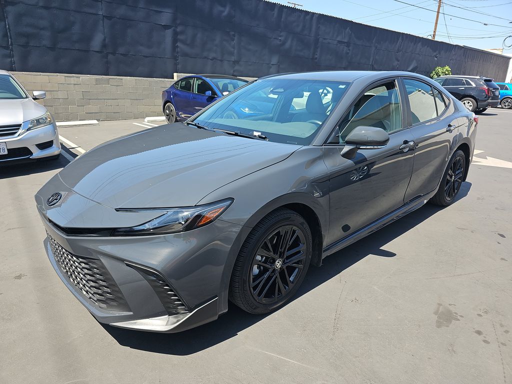 2025 Toyota Camry SE photo