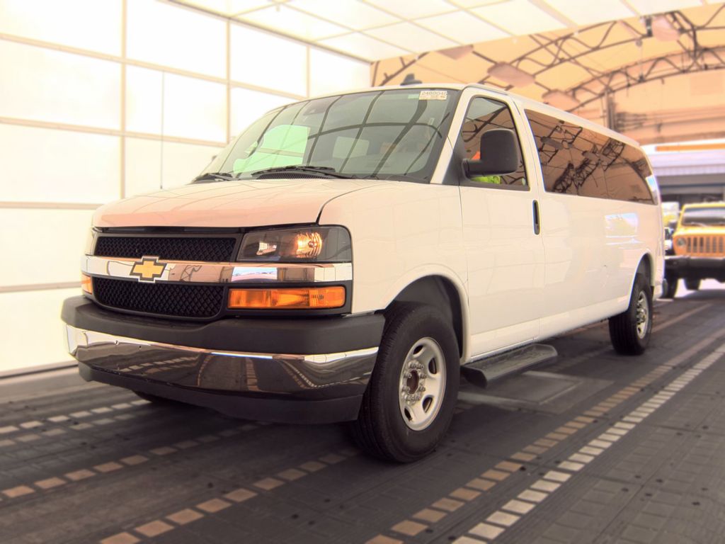 2025 Chevrolet G3500 Pass LT photo